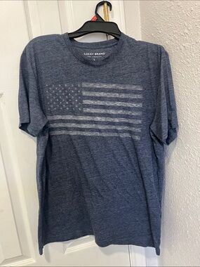 Men’s Lucky Brand tshirt size L, American flag, good condition
